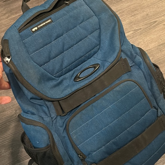 Oakley Enduro 3.0 Big Backpack - Picture 2 of 5